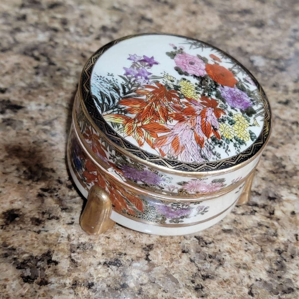 Vintage Japanese Satsuma Floral Round Trinket Box